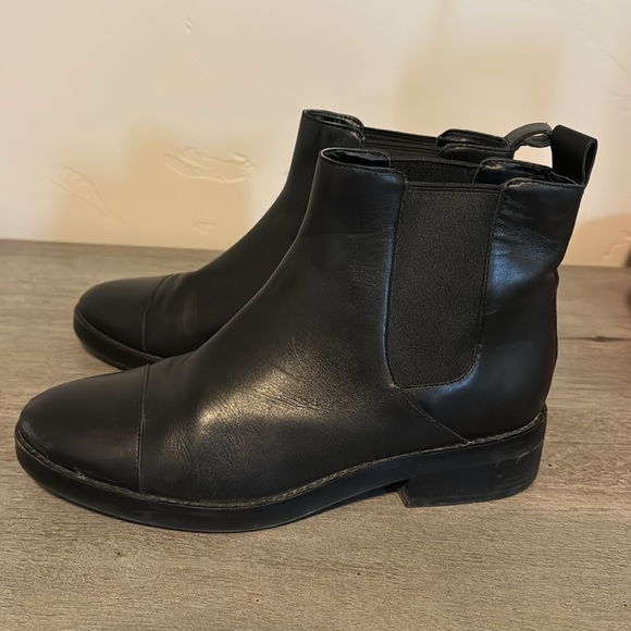 EUC Cole Haan black ankle boots. Size 8.  Waterproof. - Picture 3 of 6